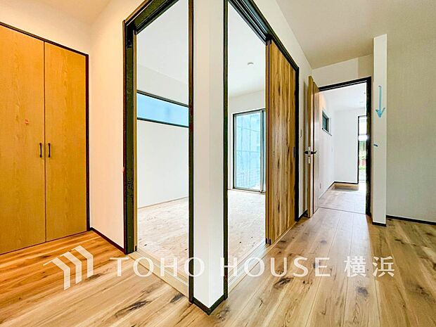 足を伸ばしてゆっくりとくつろげる、癒しの空間。モダンな和室で癒しタイムを。