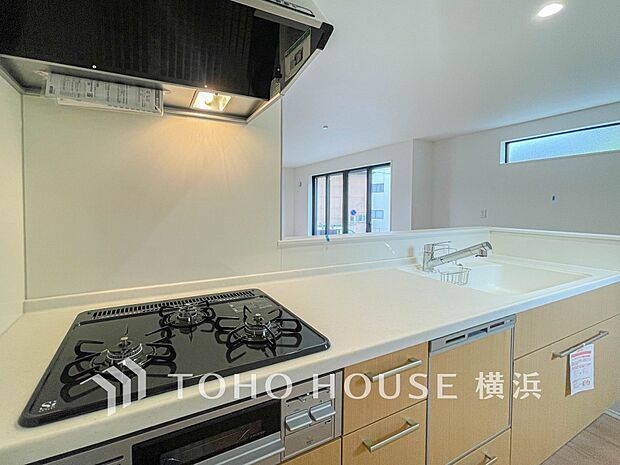 家族の健康を支えるキッチン。毎日使う場所だから気持よく使えて、居心地の良い空間に。(5号棟)