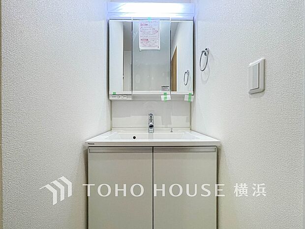 一日の始まりと終わりを心地よく演出してくれる、多彩な機能が備えられたパウダールーム。（5号棟）