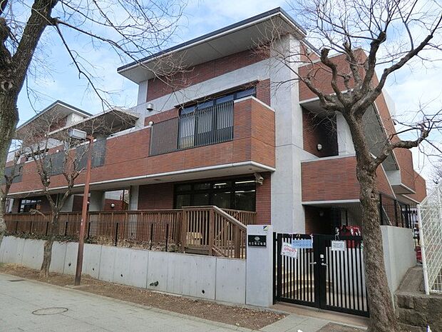 荏田南幼稚園 700m 「ひろい心・ゆたかな創造性・すこやかな体」の3つのことを大切に保育を行っています。