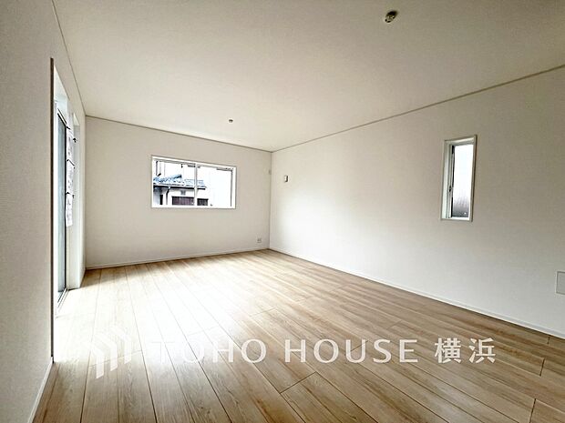 落ち着いた雰囲気に包まれた伸びやかな空間で、ゆったりと家族団らんの時間を過ごせます。