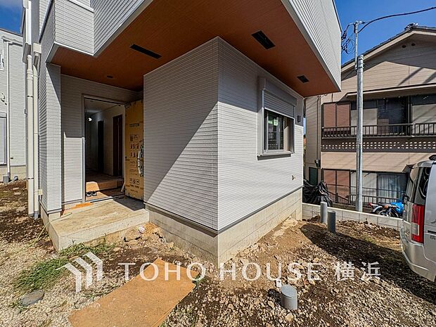 デザイン性の高いエントランスは、住む方のプライドを満たすクオリティ。