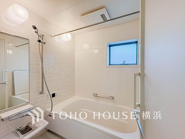 すっきりとした清潔感が感じられ、心身をリフレッシュできる寛ぎを深めてくれるスペースです。