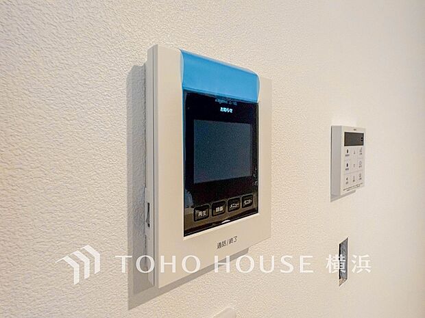 誰が来てもわかる様にモニター付きインターホンを設置。快適と安らぎを合わせた優しい設計。