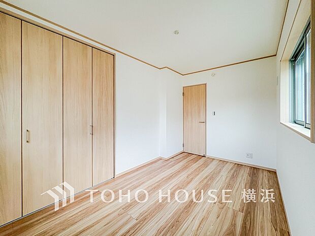 採光もアクセントの一つとして。プライベートルームにはやさしい光が射し込んでいます。