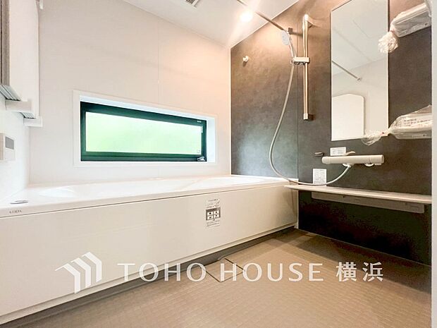 一日の疲れが癒される優雅な時間を堪能できるゆとりあるバスルームです。