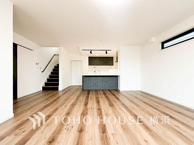 対面キッチンでリビングのご家族と会話を楽しみながらお料理できます。