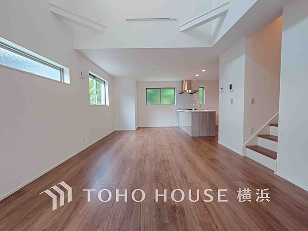 家族みんなが爽やかに健やかに過ごせるように、溢れる光をたっぷり取り込んだリビング。