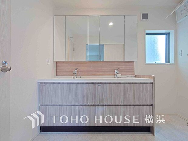 ご家族の1日が始まり、1日の終わりを締めくくる洗面空間。