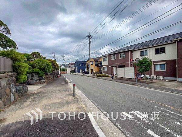 生活利便に優れた住環境に立地し、ゆとりある生活が送れます。