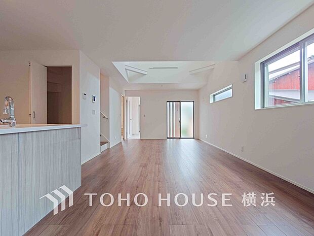 ここはみんなが集い、食事と楽しい会話が始まるスペース。