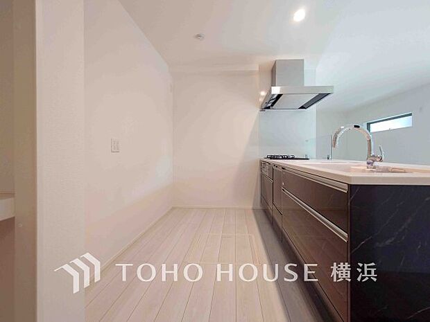 機能性とデザイン性を兼ね備えたシステムキッチン。