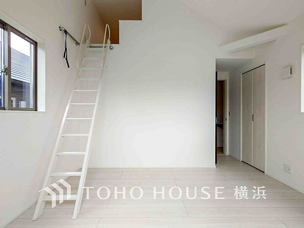 感性を育むプライベートルームはシンプルでスマートな空間。