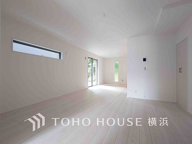 あたたかい日差しがたっぷり降り注ぐLDKは自然と家族の顔があかるい笑顔に。