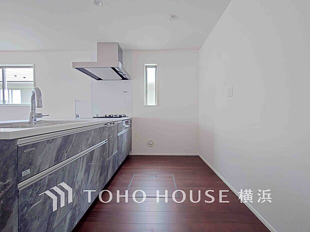 機能性とデザイン性を兼ね備えたシステムキッチン。