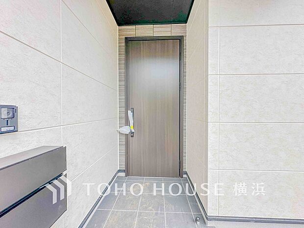 デザイン性の高いエントランスは、住む方のプライドを満たすクオリティ。