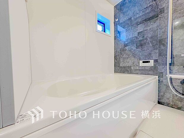 一日の疲れが癒される優雅な時間を堪能できるゆとりあるバスルームです。