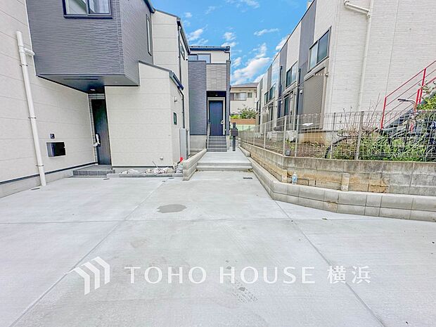 敷地内に駐車スペースがあると、日々の暮らしのをスムーズに運ぶ事が出来ます。