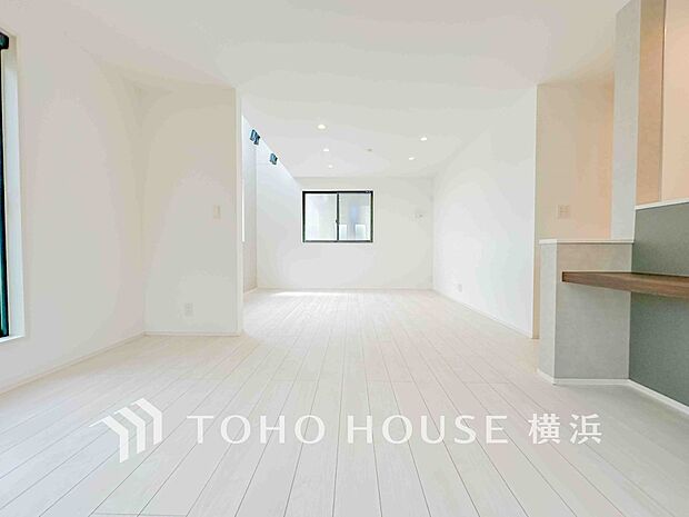 開放感あるリビングダイニング。ご家族とのんびりしたひと時を過ごせますね。