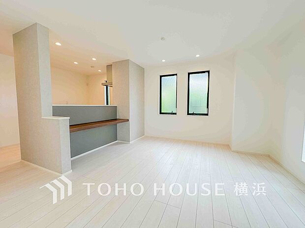 ここはみんなが集い、食事と楽しい会話が始まるスペース。