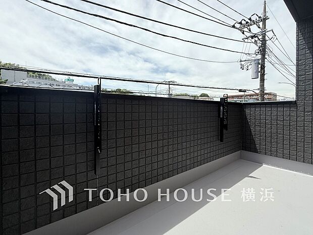 心地よい陽射しや暖かな風を楽しむことが出来るバルコニー。