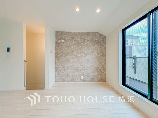 家族と過ごす時間を大切にしたい方にぴったりの明るくゆとりある住空間です。