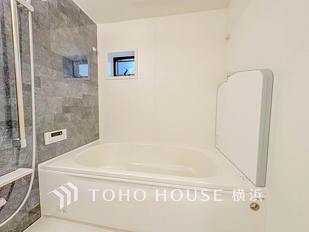 一日の疲れが癒される優雅な時間を堪能できるゆとりあるバスルームです。