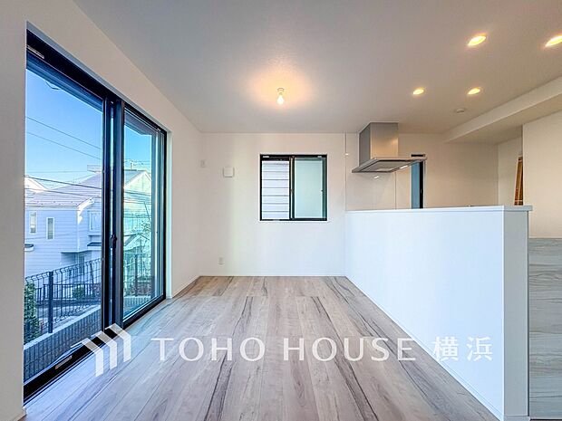 対面キッチンでリビングのご家族と会話を楽しみながらお料理できます。