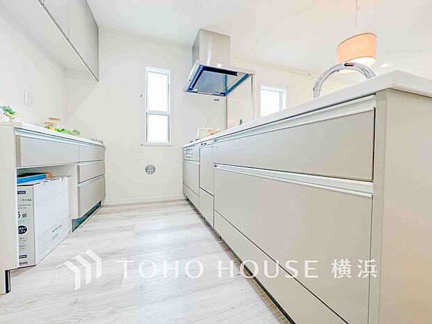 快適な日常を支える機能性と強さがひとつになったキッチンです。(10号棟)