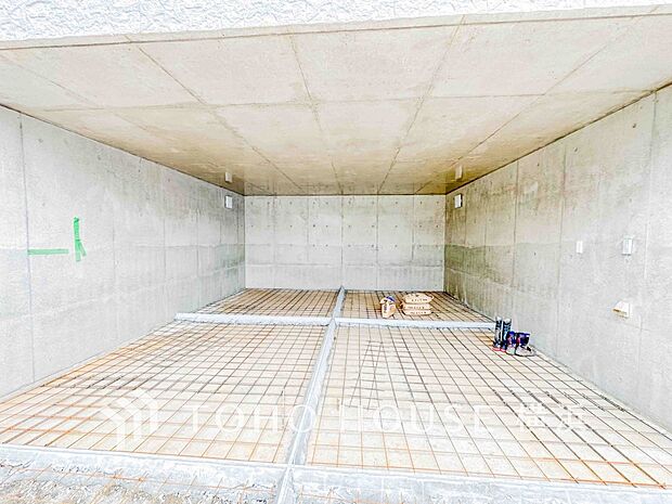 敷地内に駐車スペースがあると、日々の暮らしのをスムーズに運ぶ事が出来ます。（10号棟）