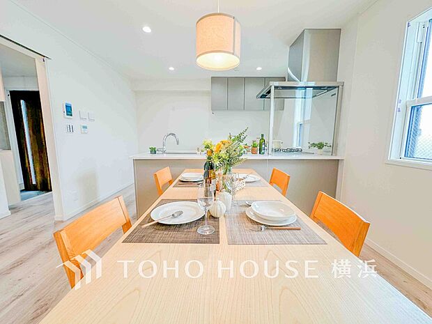 話に夢中になり、ついつい時を忘れてしまう。そんな束の間の幸せを感じさせてくれる場所。(10号棟)