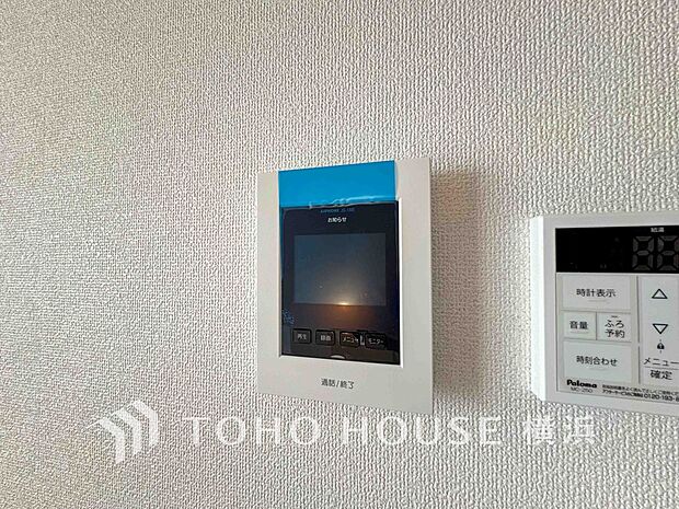 誰が来てもわかる様にモニター付きインターホンを設置。快適と安らぎを合わせた優しい設計。 