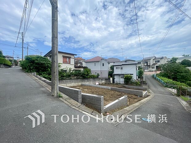 子育て環境、生活利便に優れた住環境に立地し、ゆとりある生活が送れます。(2025年6月撮影)