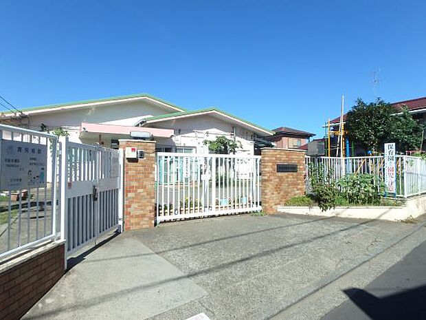 善部保育園　500m　静かな住宅街の中にある保育園。近隣の公園へ散歩に出かけたり、自然と触れあって遊びます。 