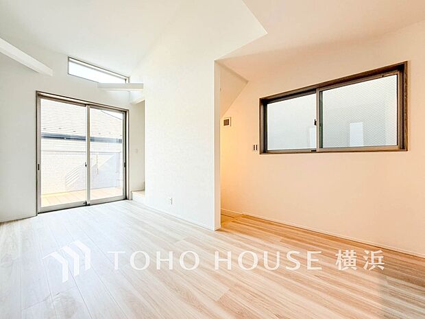 和やかで洗練された空間の演出。寛ぎとコミュニケーションを育む居心地のよい場所。