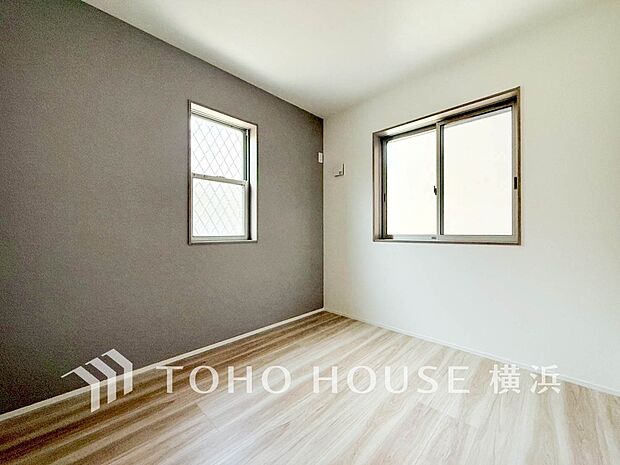 感性を育むプライベートルームはシンプルでスマートな空間。