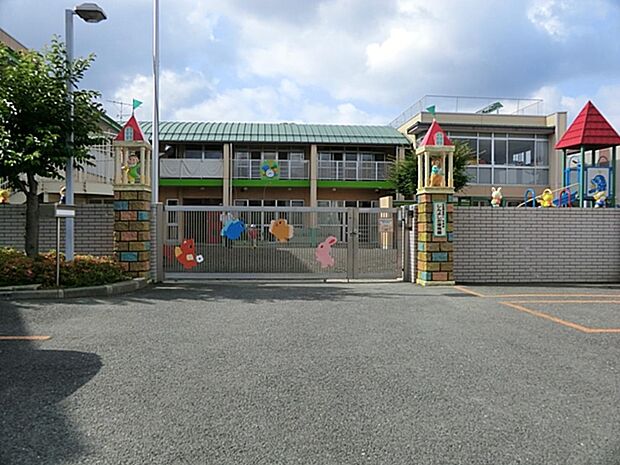 しんよしだこども園　240m　土手や公園などのお散歩コースに恵まれた園。畑の活動など自然に親しめる環境もあります。   