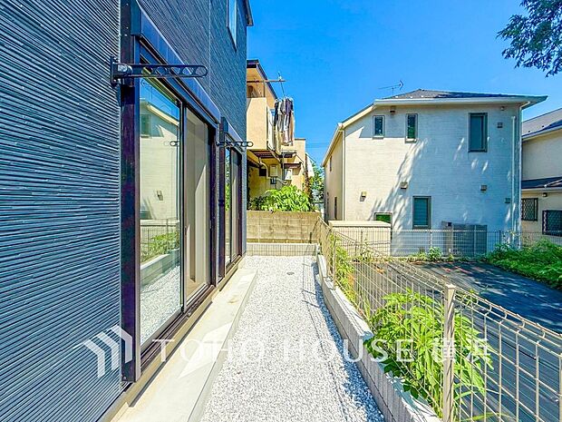 毎日の暮らしの中に癒しを与えてくれるお庭スペース。