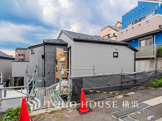 デザイン性の高いエントランスは、住む方のプライドを満たすクオリティ。