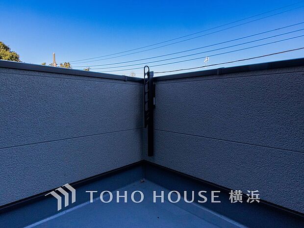 心地よい陽射しや暖かな風を楽しむことが出来るバルコニー。