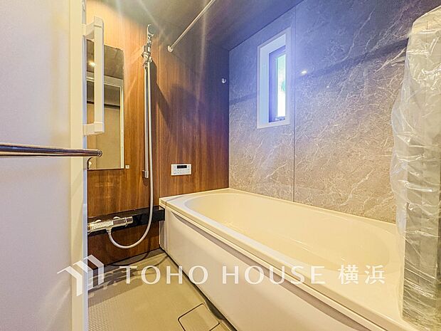 すっきりとした清潔感が感じられ、心身をリフレッシュできる寛ぎを深めてくれるスペースです。