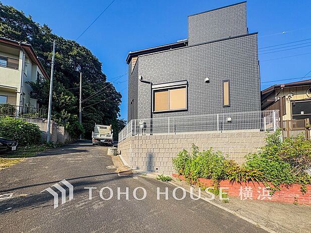 忙しく過ぎゆく日常を置き去るほど、ゆったりした時間が流れる住環境。