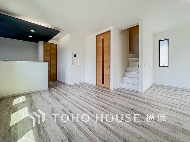 集いの場、憩いの場としての快適性を求めたやすらぎの空間です。