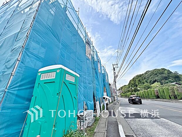 小学校、公園が近く子育てしやすい住環境です。（2025年6月撮影）