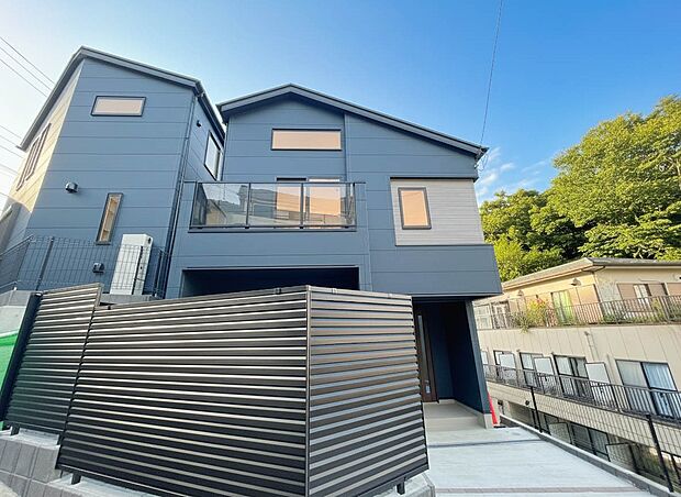 表現された空間は豊かな光と風を纏い、暮らしの時間を豊かにしてくれます。