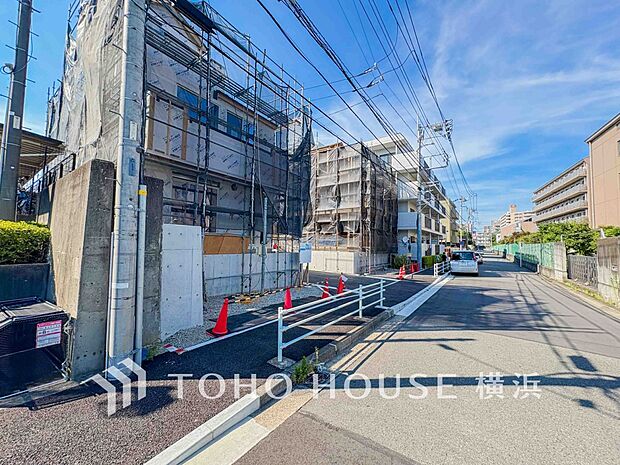 子育て環境、生活利便に優れた住環境に立地し、ゆとりある生活が送れます。(2025年7月撮影)