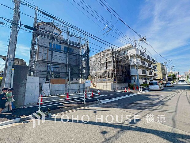 表現された空間は豊かな光と風を纏い、暮らしの時間を豊かにしてくれます。(2025年7月撮影)