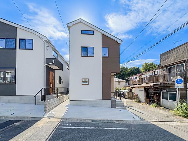 敷地内に駐車スペースがあると、日々の暮らしのをスムーズに運ぶ事が出来ます。