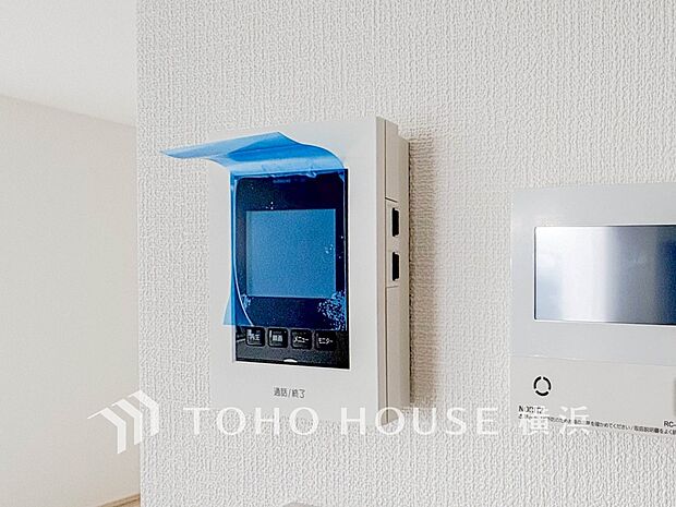 誰が来てもわかる様にモニター付きインターホンを設置。快適と安らぎを合わせた優しい設計。