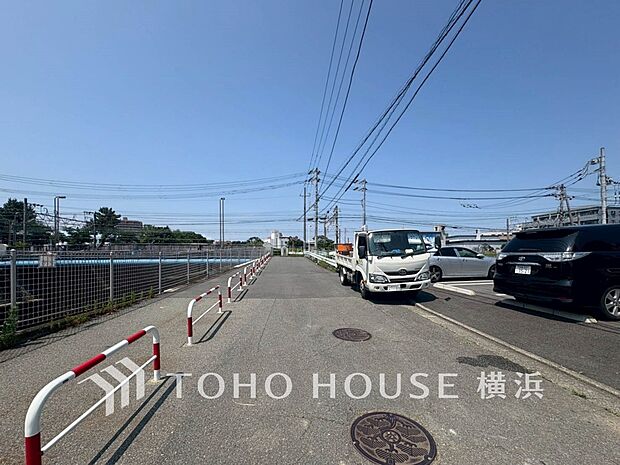 爽やかな陽光がもたらす光と風を贅沢なまでに感じる暮らしが始まります。(2025年7月撮影)